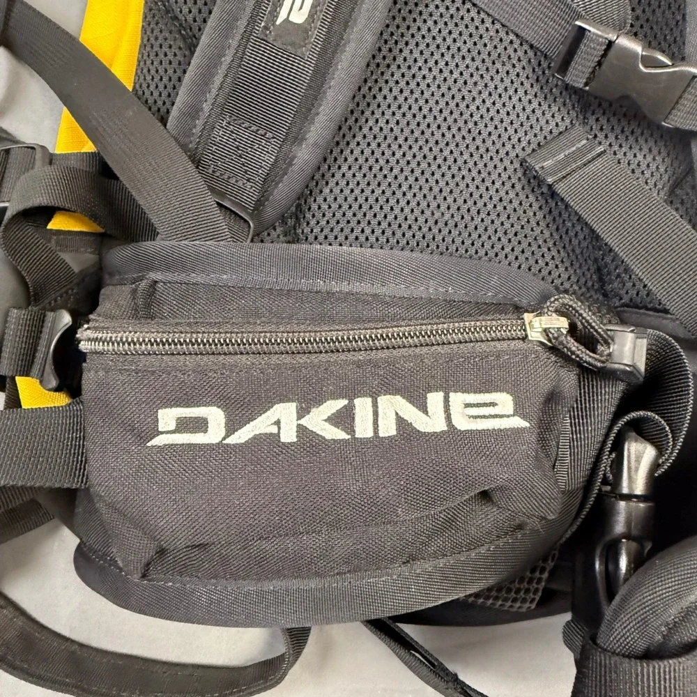 Vintage Dakine Vertex Backpack Blue Yellow Technical Hiking Snowboard Bag